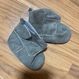 Super cute girl moccasin boots